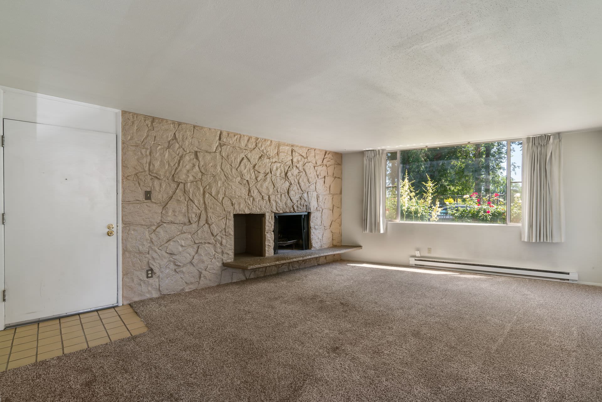 Dolphin Apartments – photo 1
