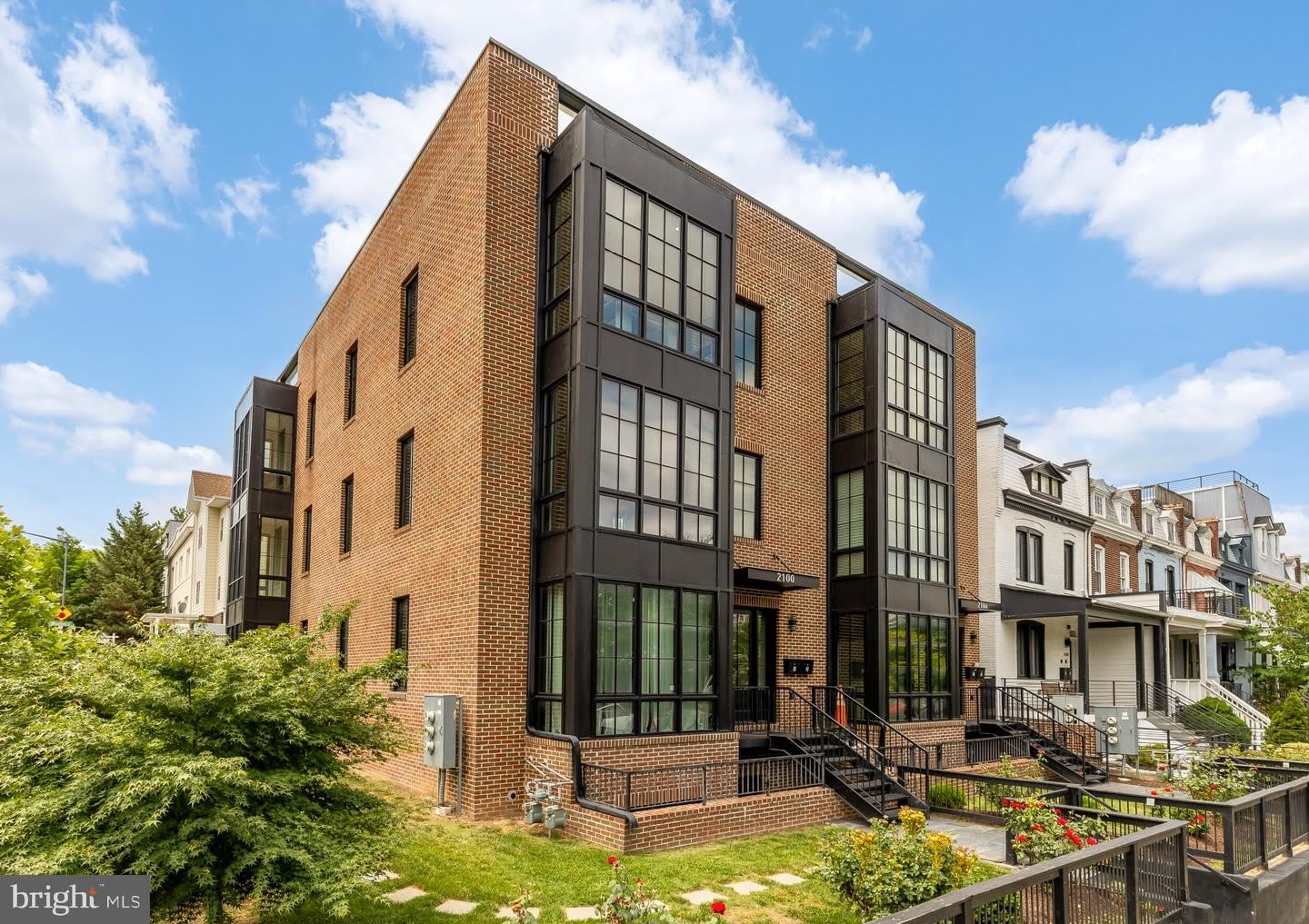 2100 4TH ST NE #2 – photo 2