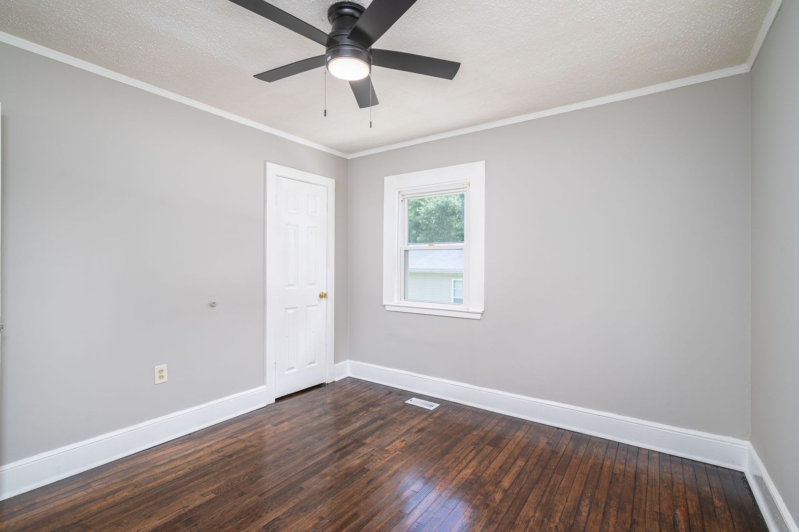 913 Edgemont Avenue – photo 4