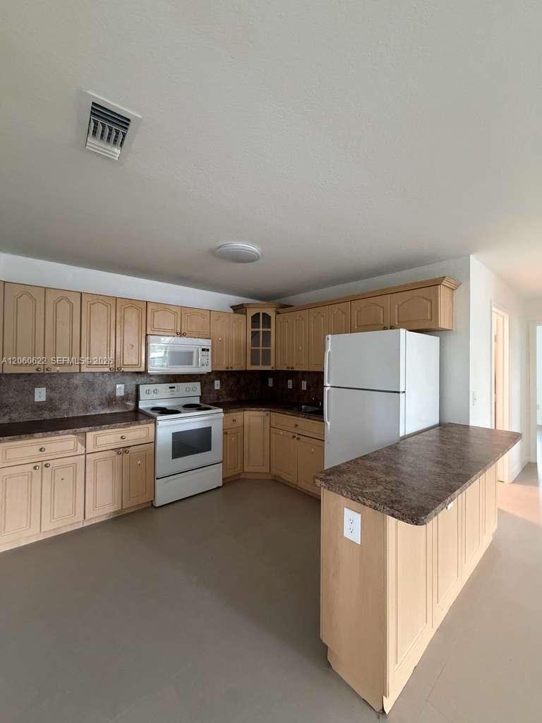 10505 Southwest 172nd Street – photo 2