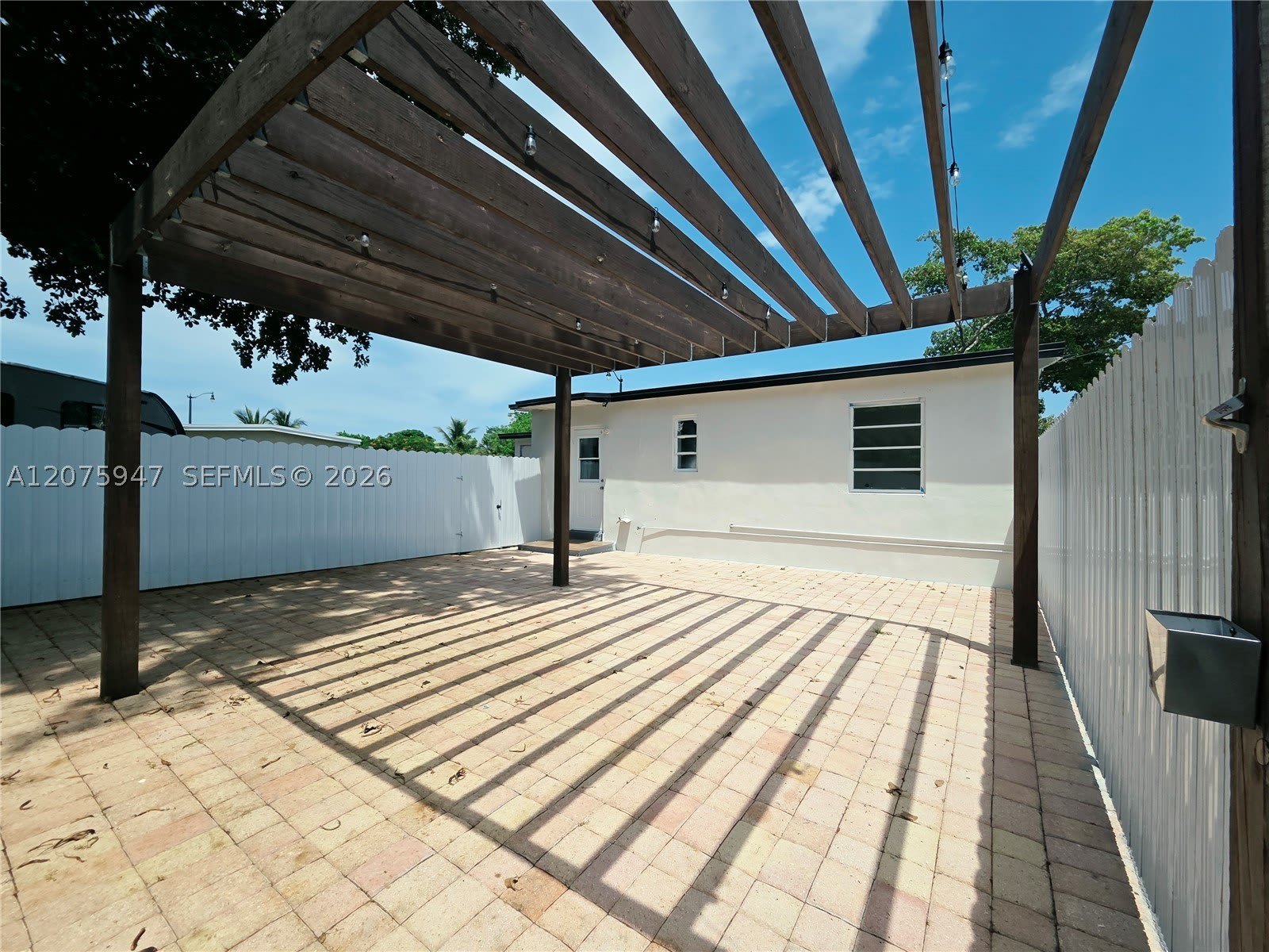 5301 NE 17th Ave – photo 3