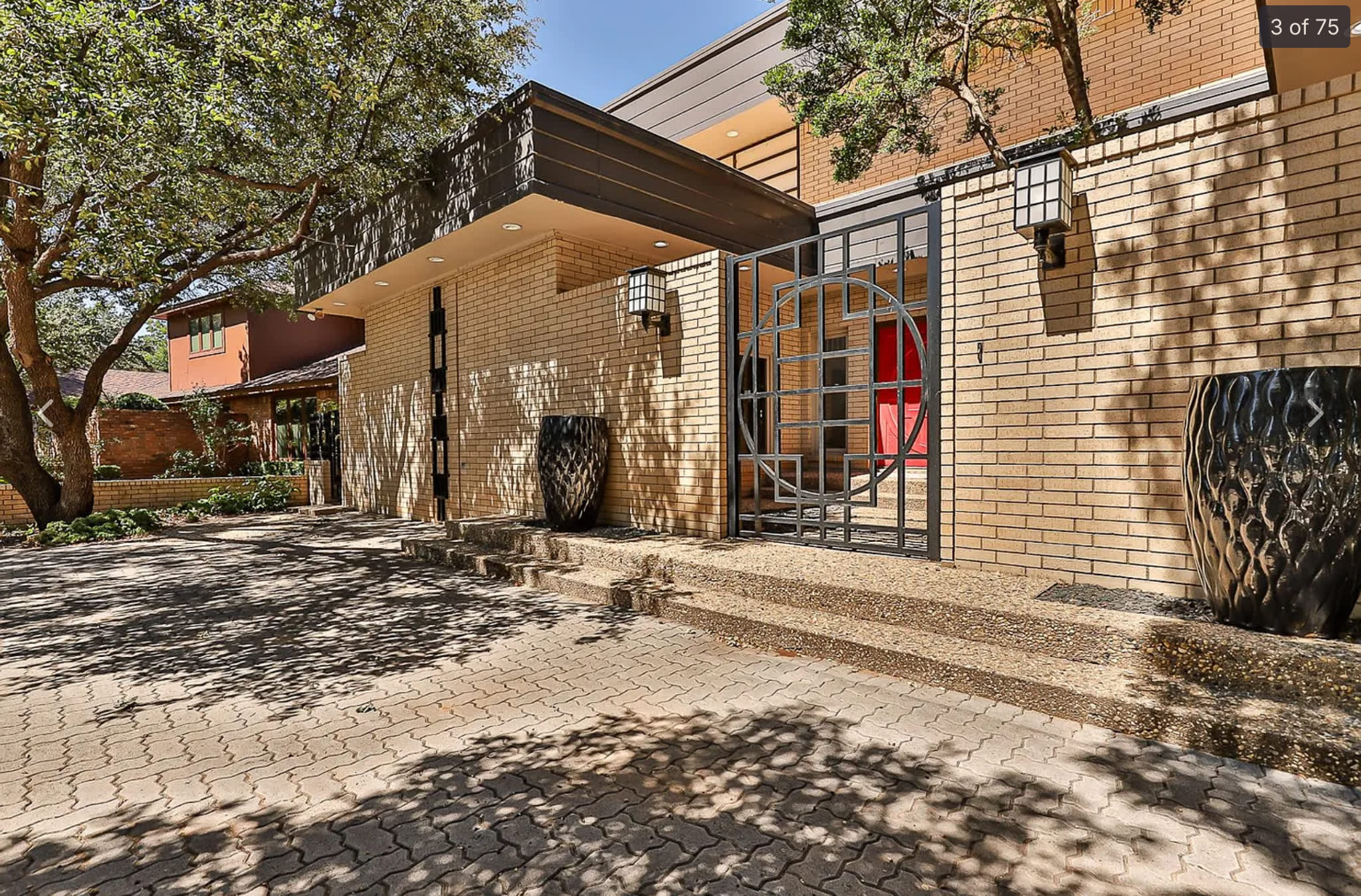 8402 Wayne Ave – photo 1