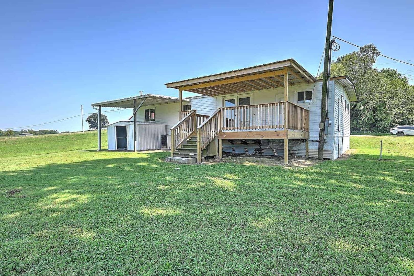 Beautifully Maintained 3-Bedroom Home on 1.21 Acres with Mountain Views – Chuckey, TN – photo 3