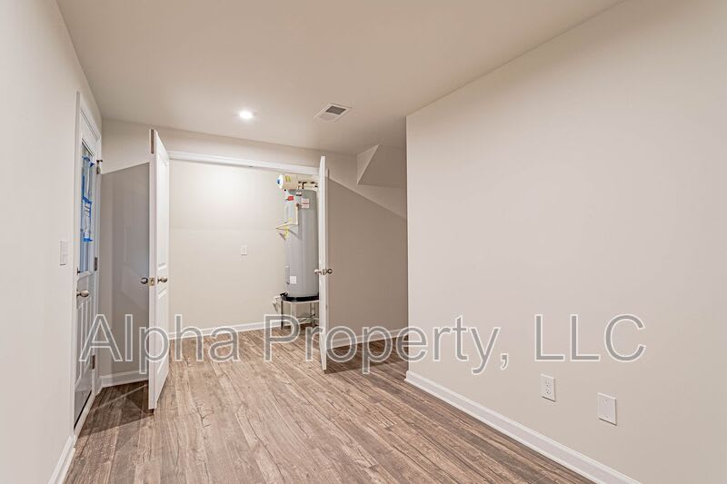 301 Parkridge Way – photo 5
