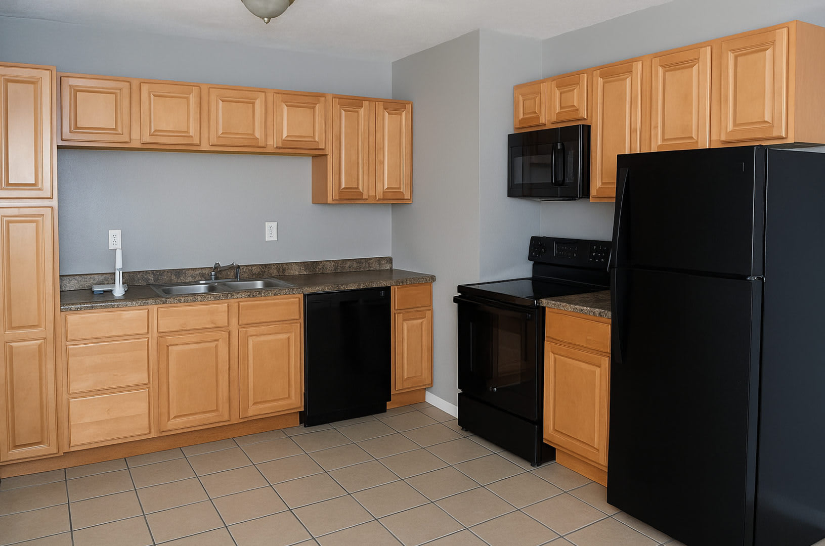 4 Bed, 1 Bath Home in South Kansas City! – photo 4