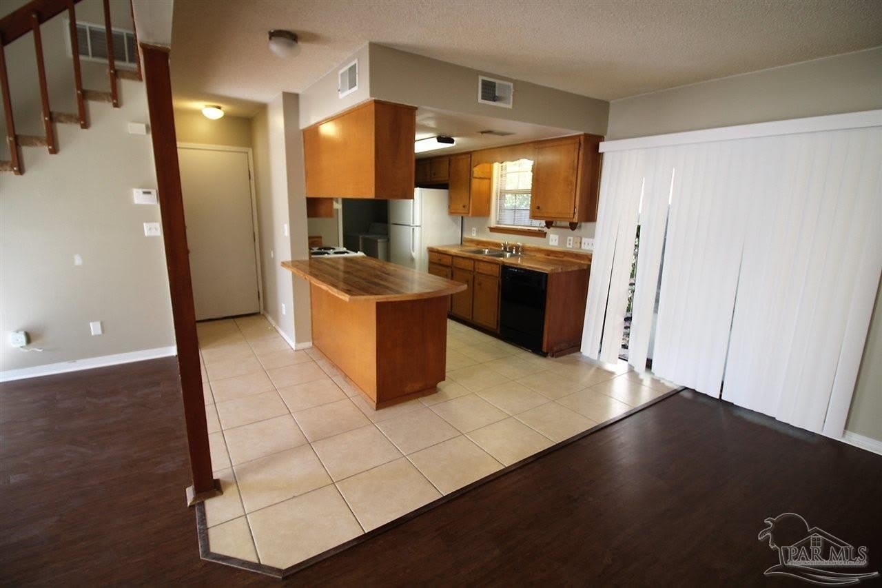 6930 Heather Oaks Dr – photo 4