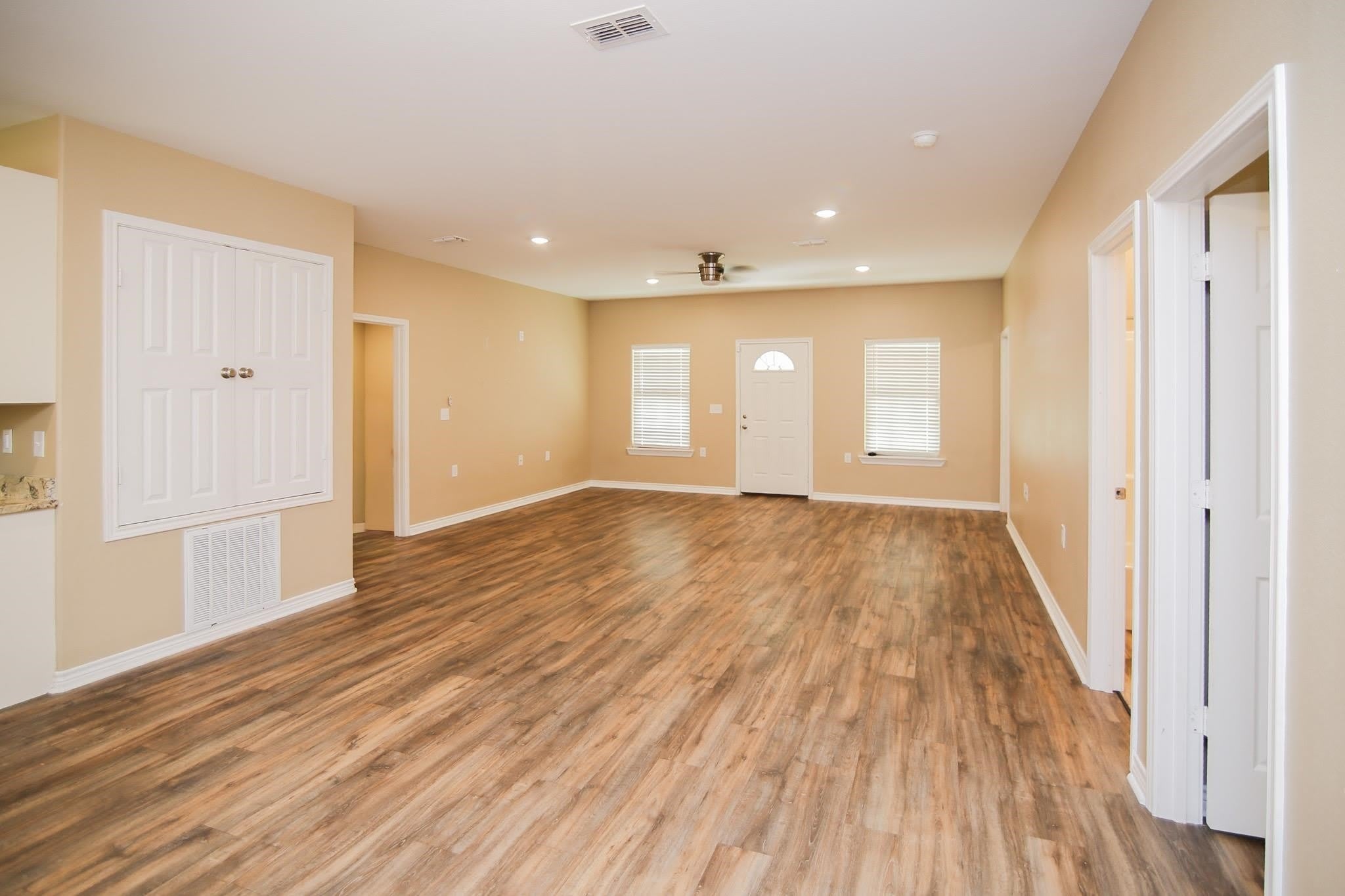 411 Johnson St – photo 3