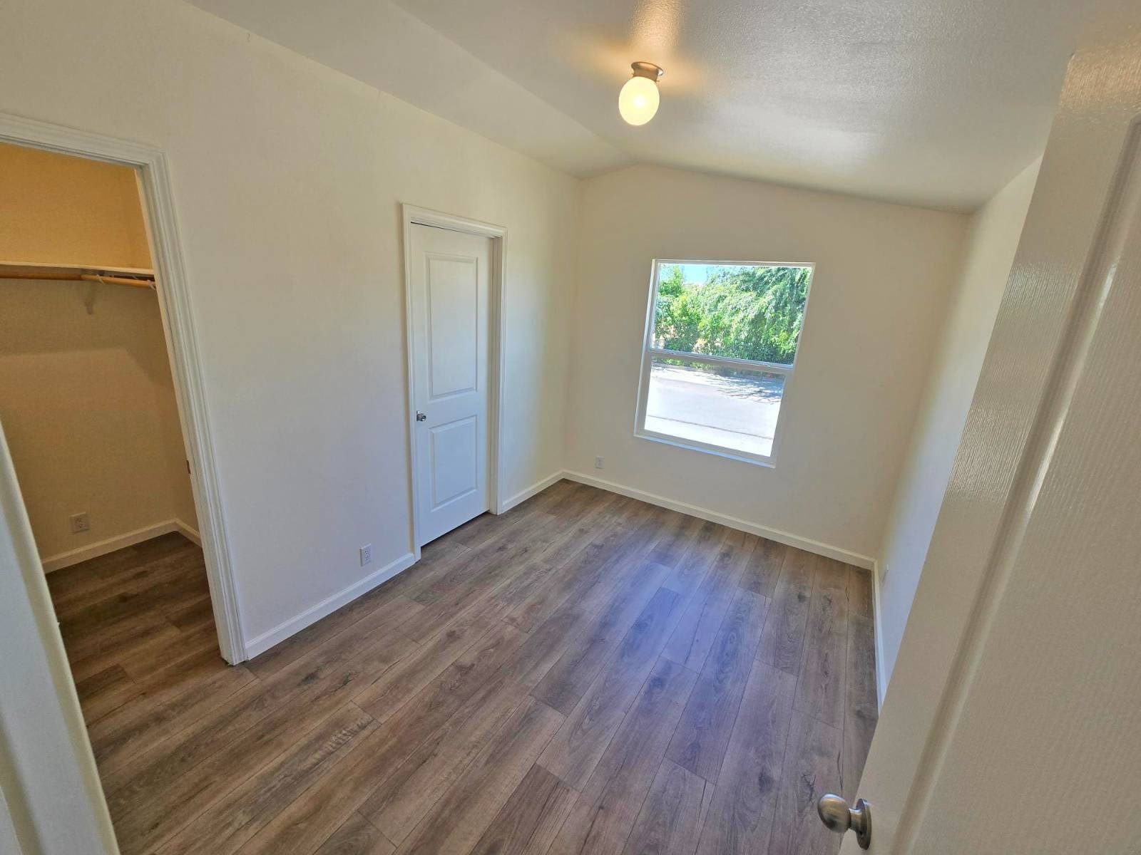 1342 Hannah St – photo 4