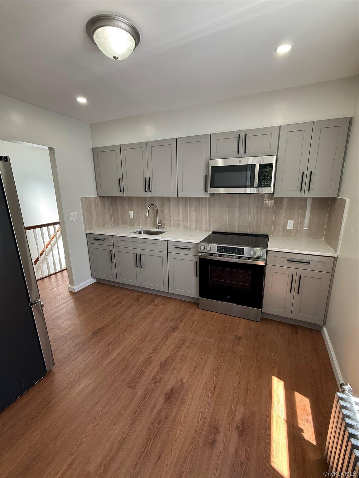 597 E 4th Street – photo 3