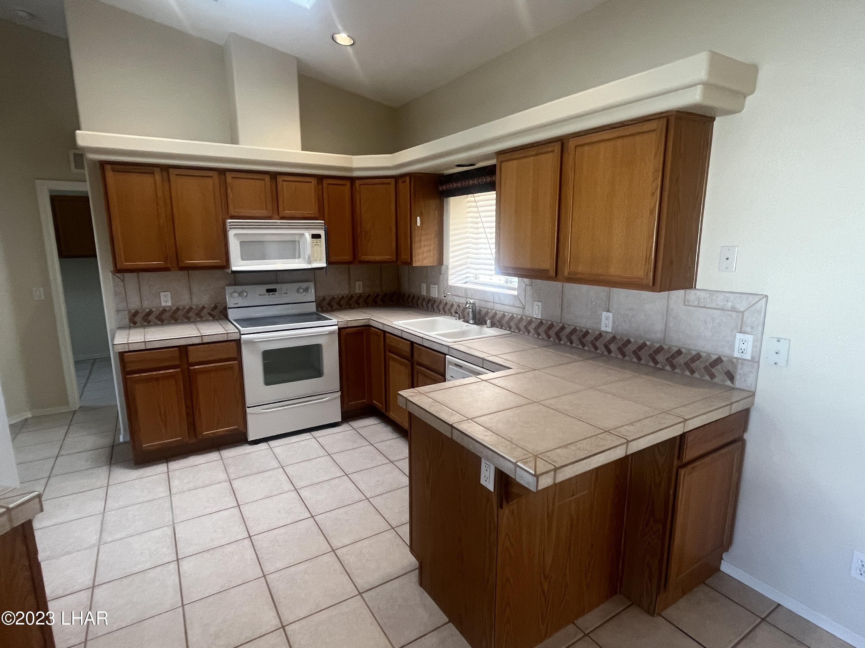 1650 Park Terrace Ave – photo 5