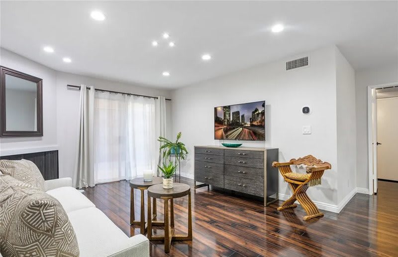 355 S Madison Ave – photo 3