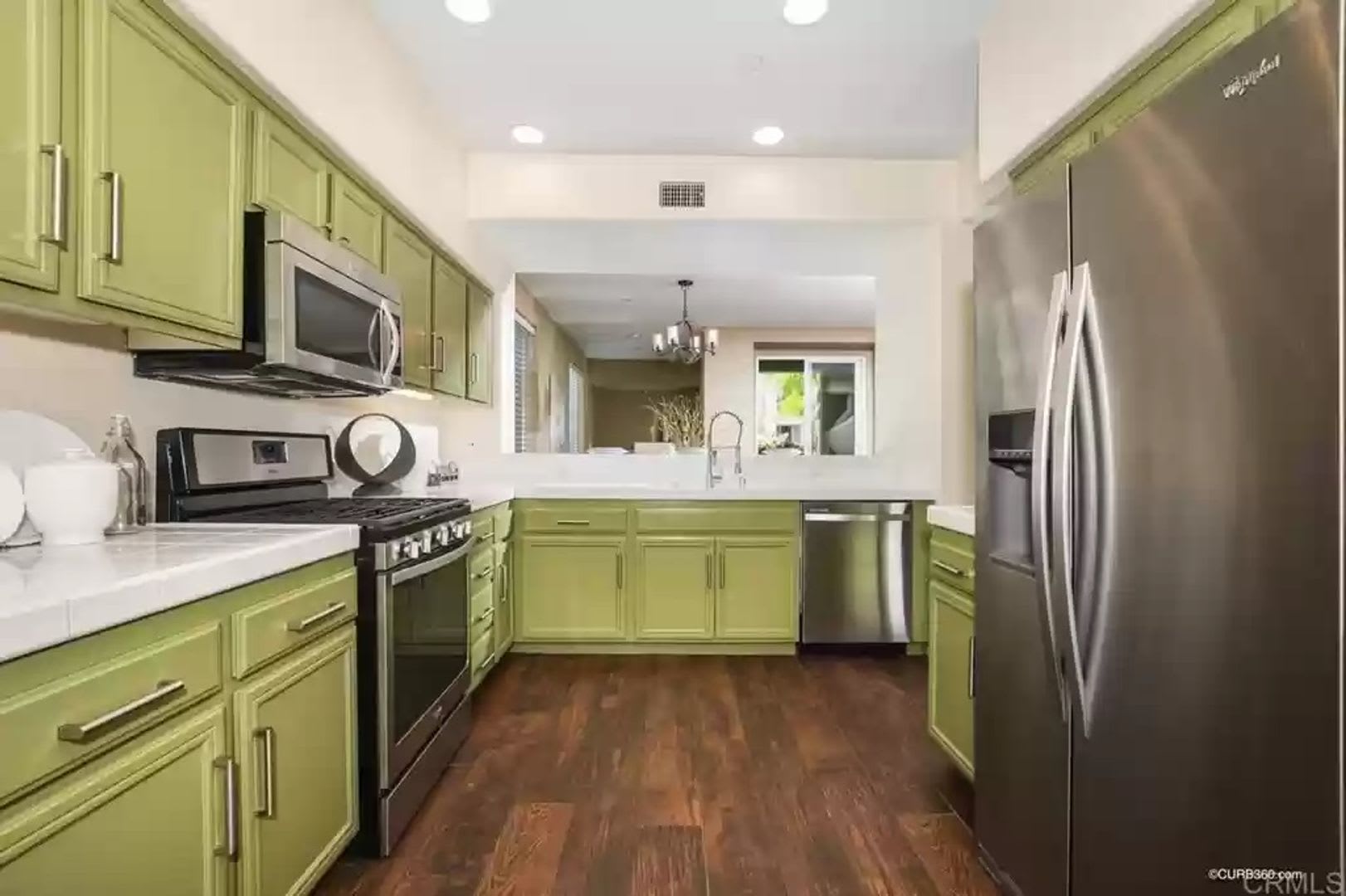 Designer Kearny Mesa 2br/2ba Townhome in Tribeca at Spectrum – photo 4