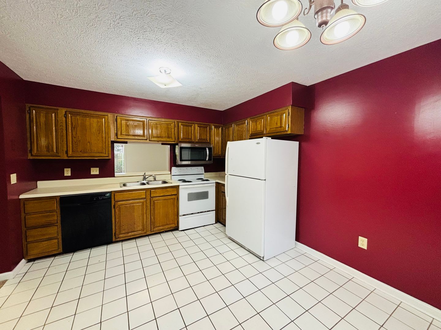 3 Bedroom 2 5 Bath Townhouse – photo 3