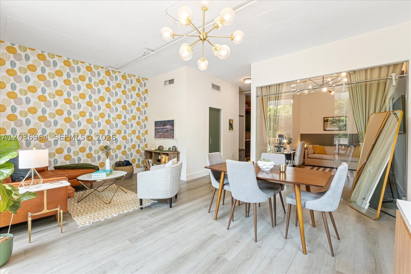 1700 Meridian Ave – photo 2