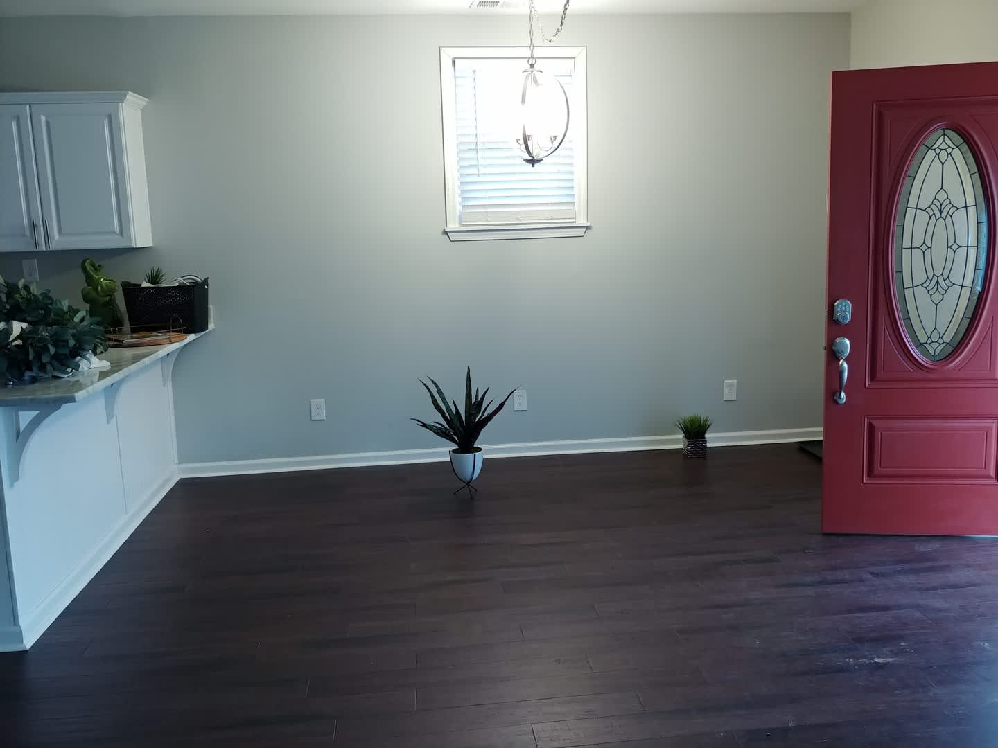 Amazing Newly Renovated Three Bedroom Home off Zorn Avenue – photo 5