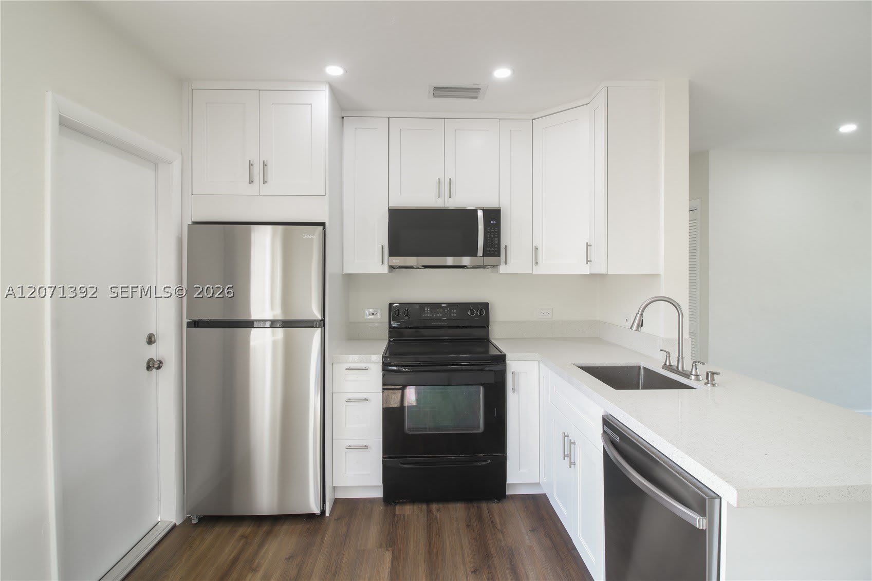 1958 SW 25th Ter – photo 5