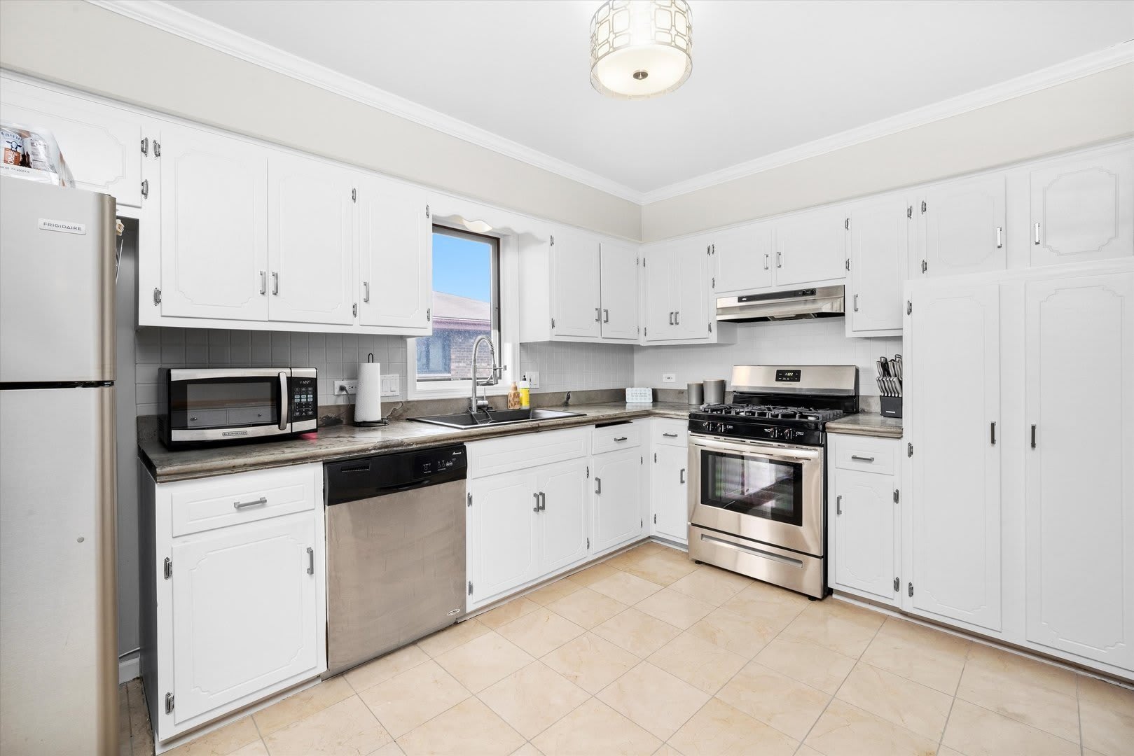 16743 Paxton Avenue – photo 5