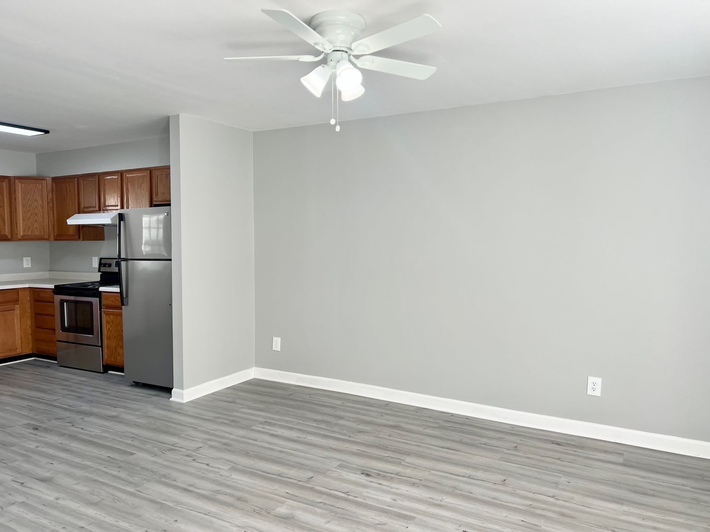 Two bedroom, one bath apartment in Burlington – photo 5