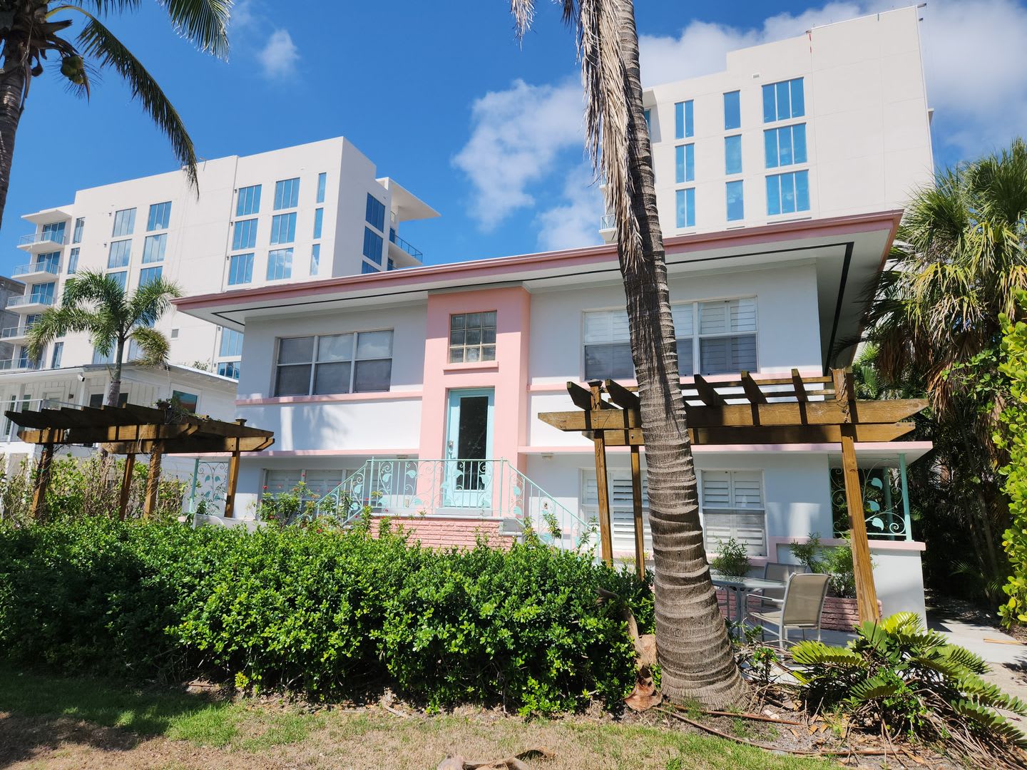 565 Golden Gate Point Unit 1, Sarasota, FL 34236 – photo 2