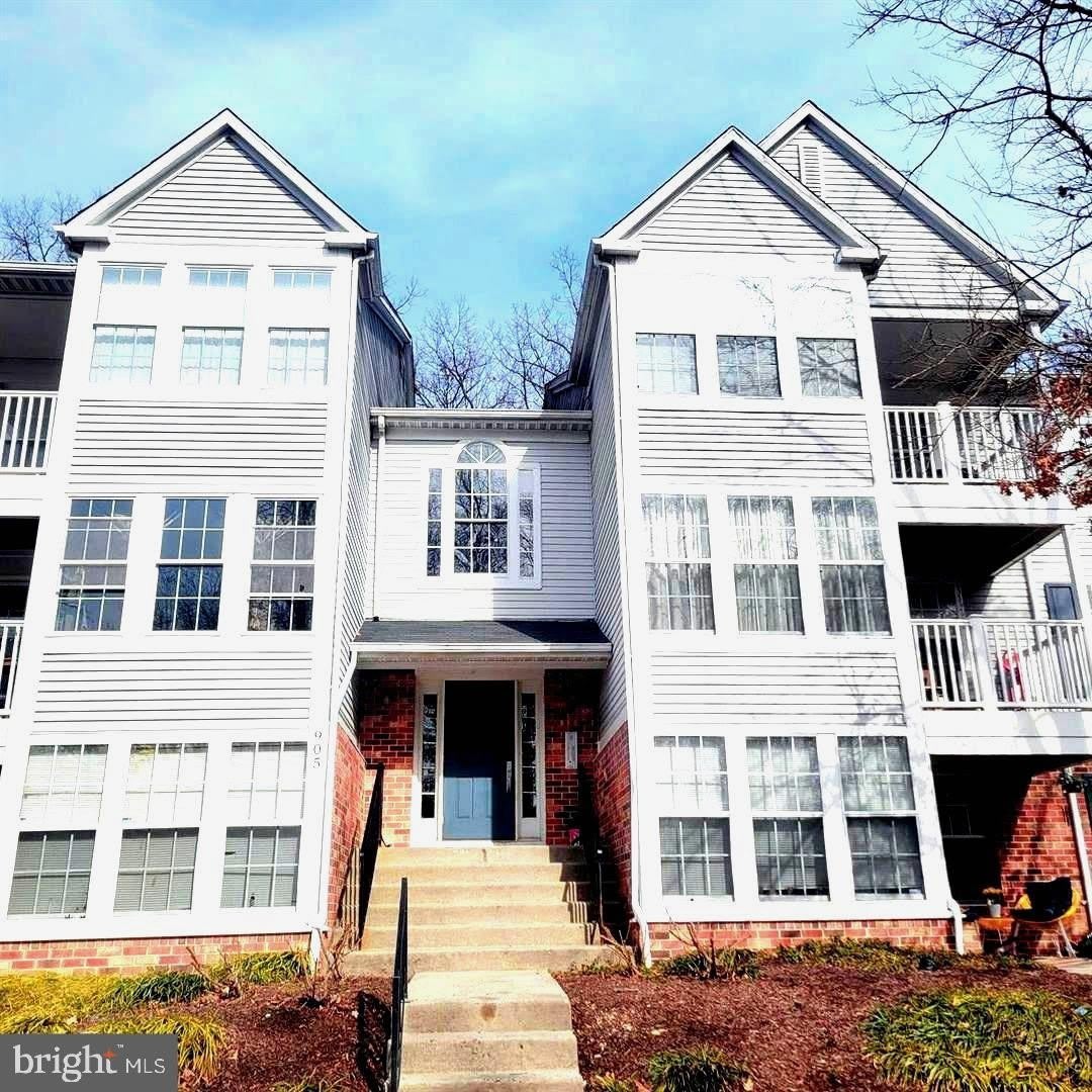 905 WOODBRIDGE CT #F – photo 1