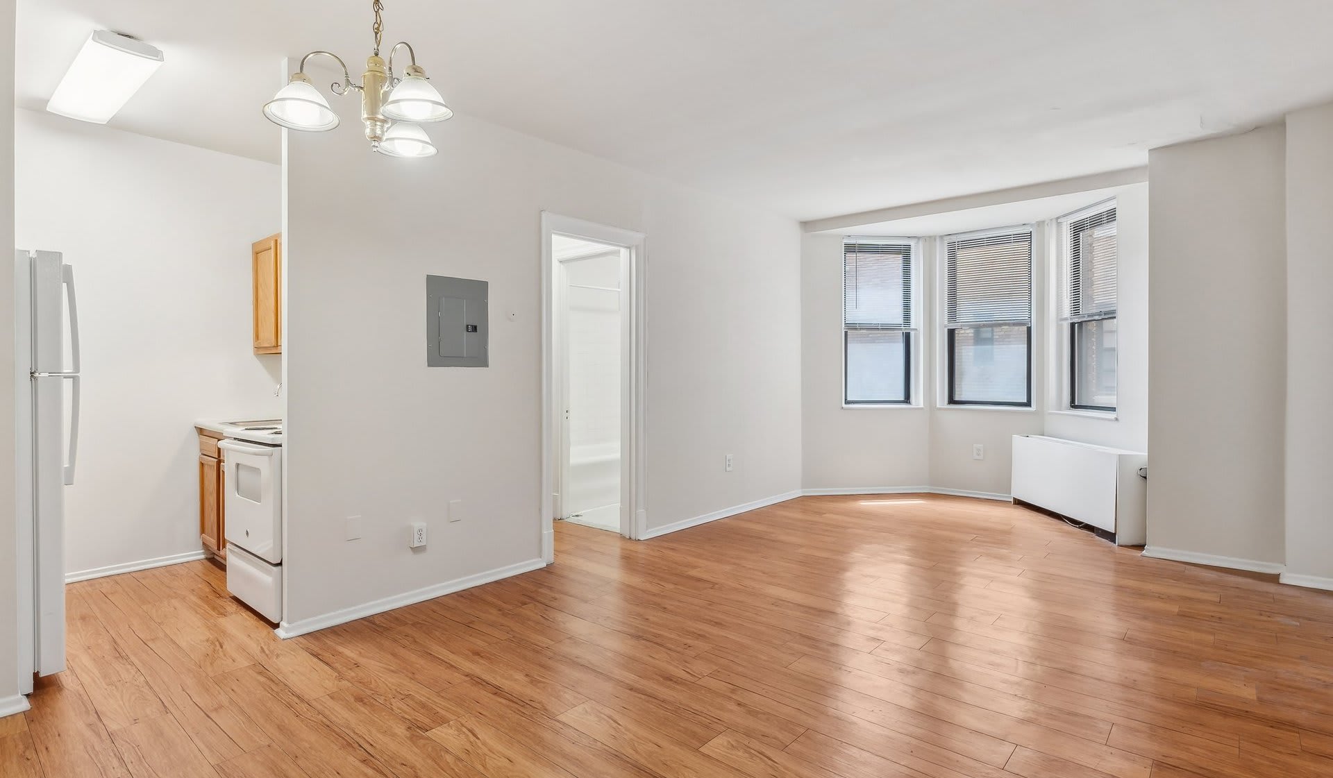Chestnut Hall Apartments – photo 2