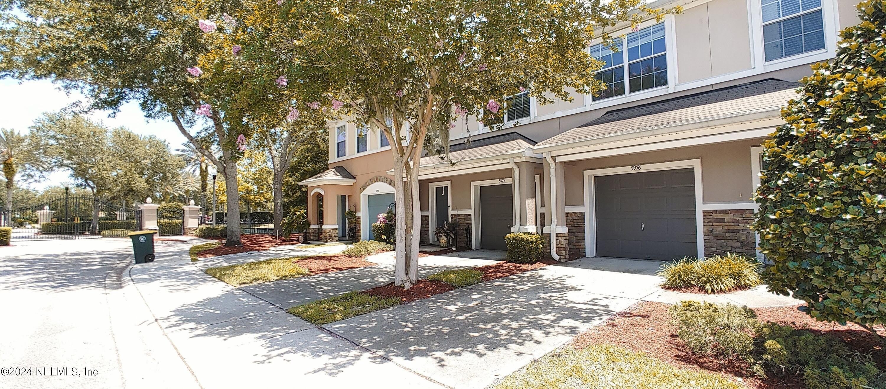 5976 PAVILION Drive – photo 3