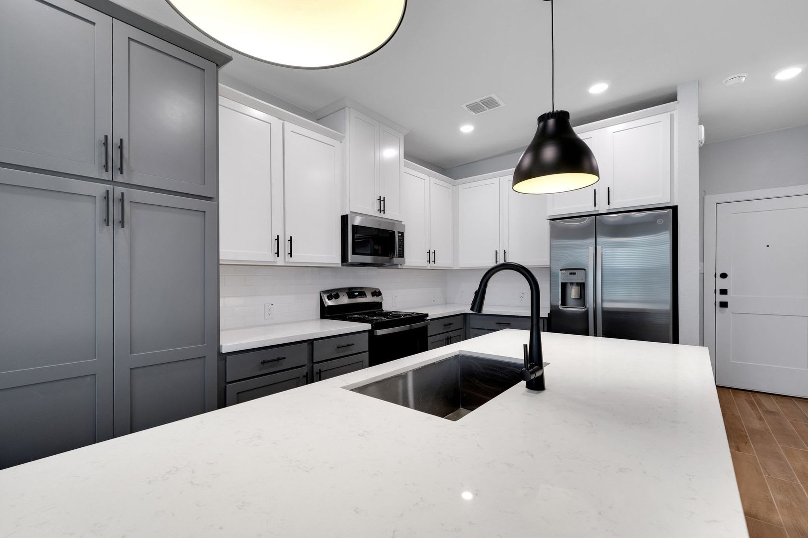 Coming Soon Beautiful Townhome The Venice Floor Plan 2 Weeks Free Rent – photo 5