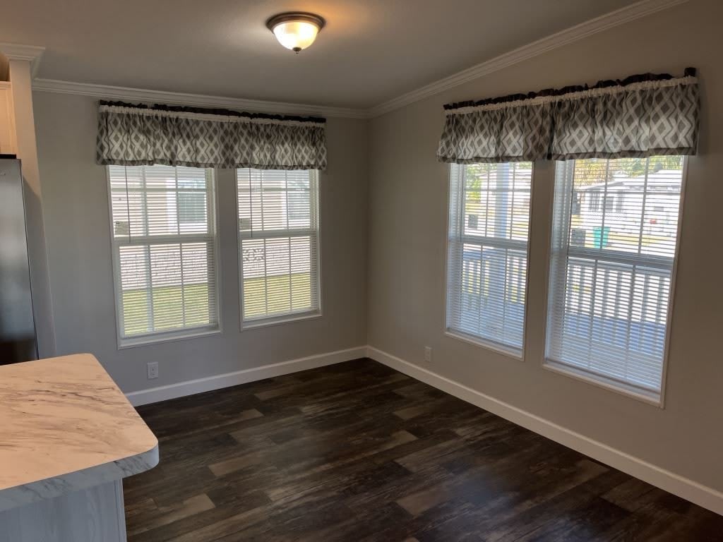 349 Talbot St – photo 5