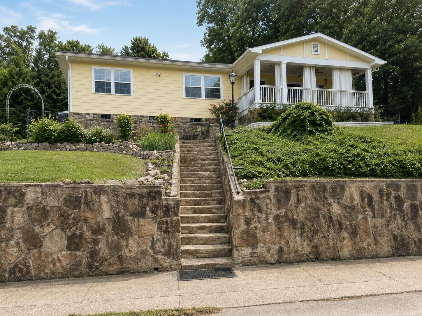 902 Endicott Street – photo 1