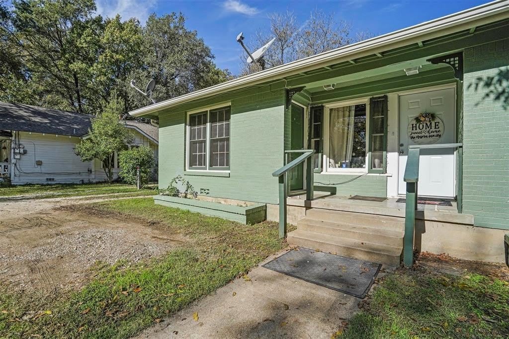 210 W Willingham Street – photo 2