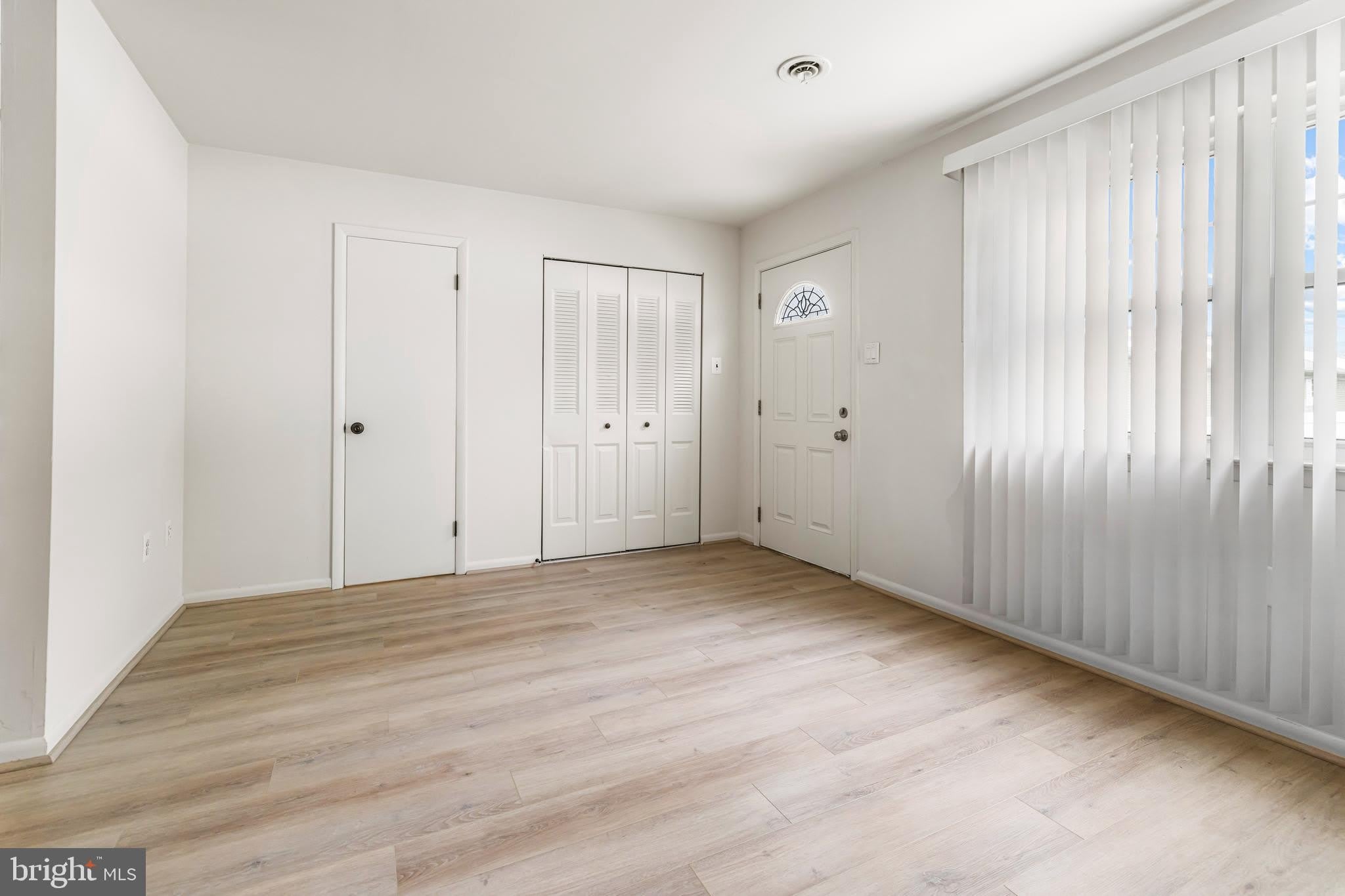 515 N YORK Road – photo 4