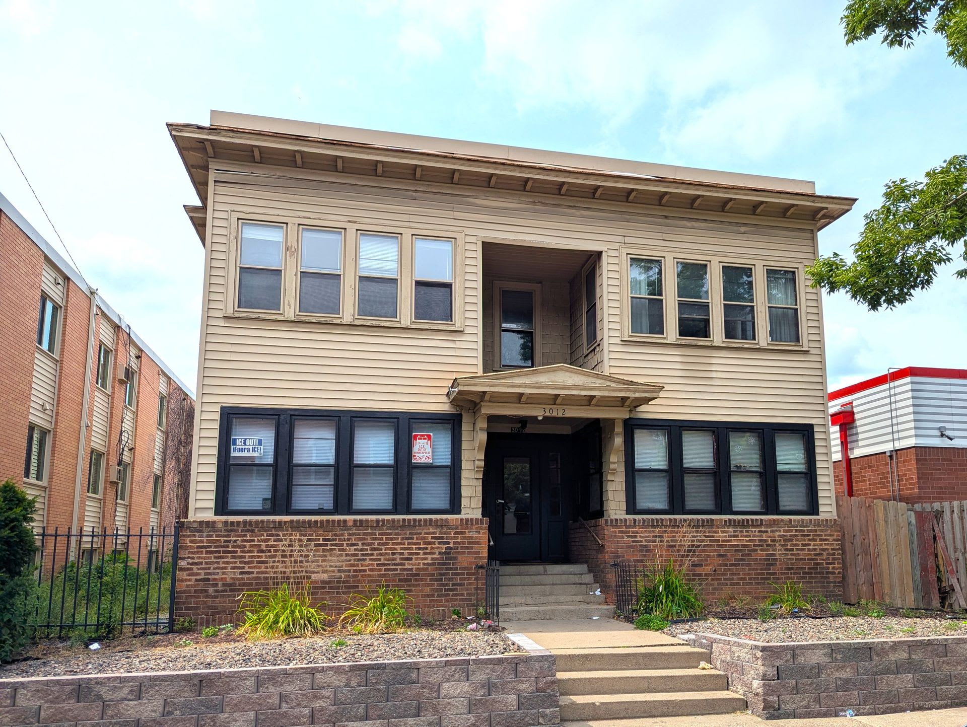 Amazing Spacious 2 Bedroom in the Heart of Uptown! – photo 1