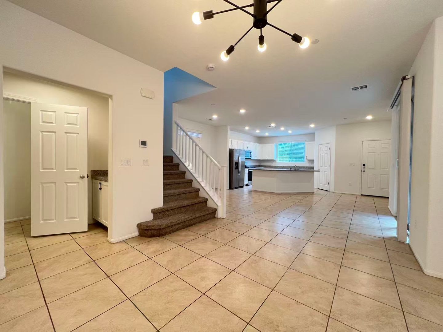 1347 Graphite Ave – photo 3