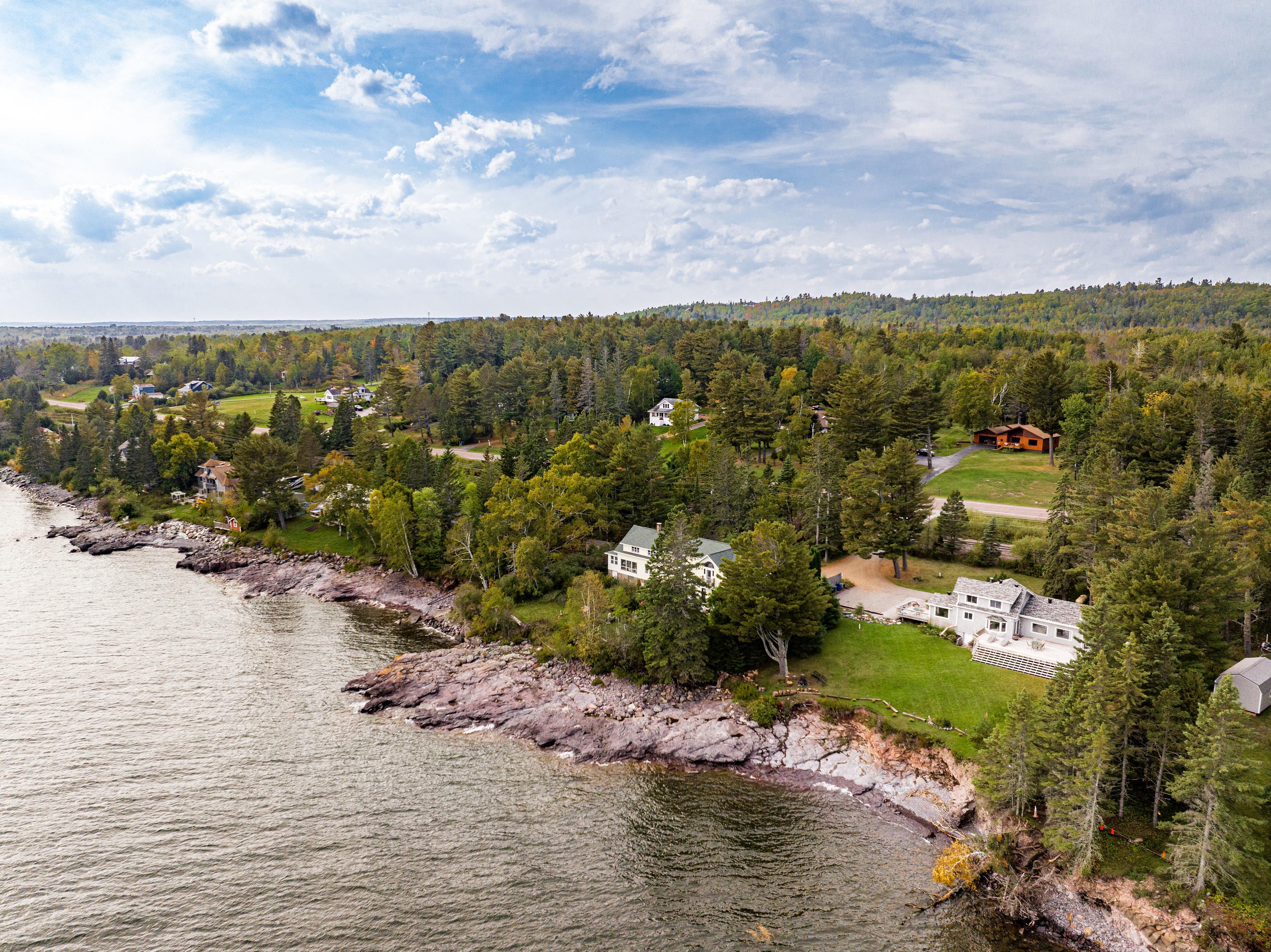 278 Scenic Dr Furnished 4 Br On Lake Superior – photo 1