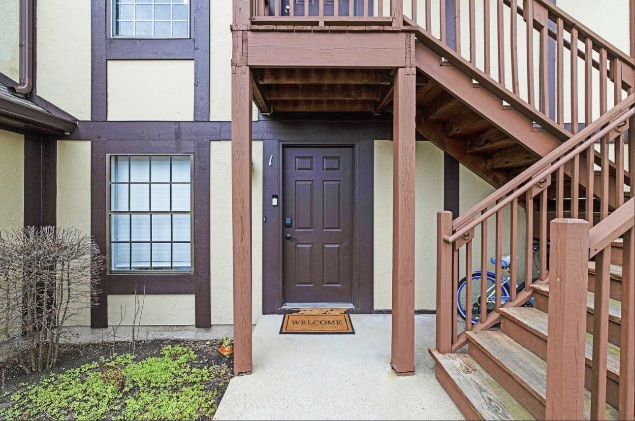 379 Sandhurst Circle – photo 2