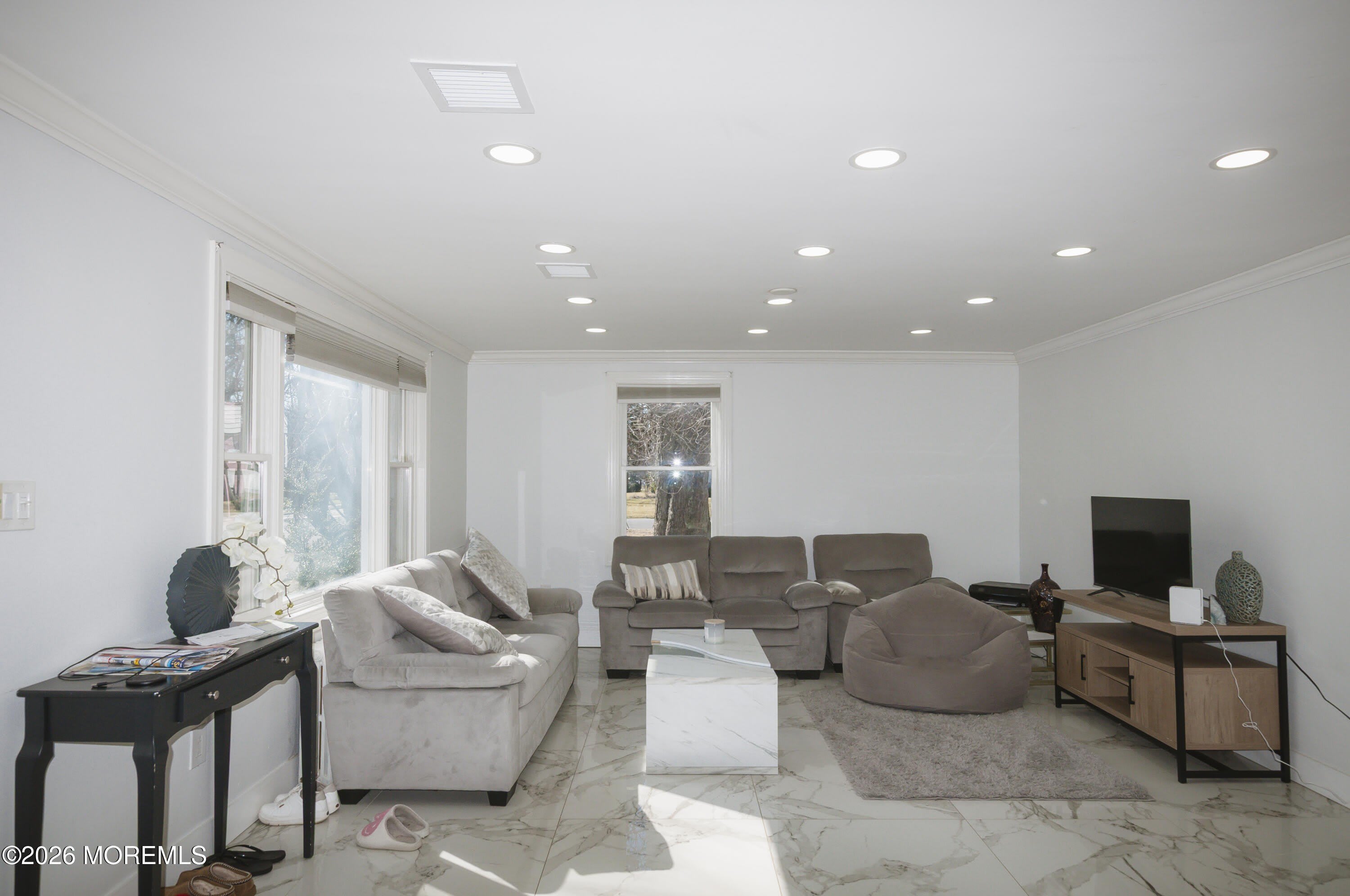 295 Roosevelt Avenue – photo 4