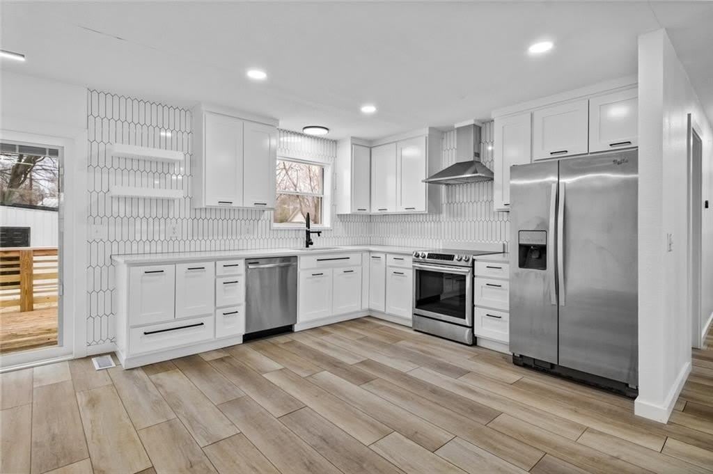 2205 Douglas Street – photo 2
