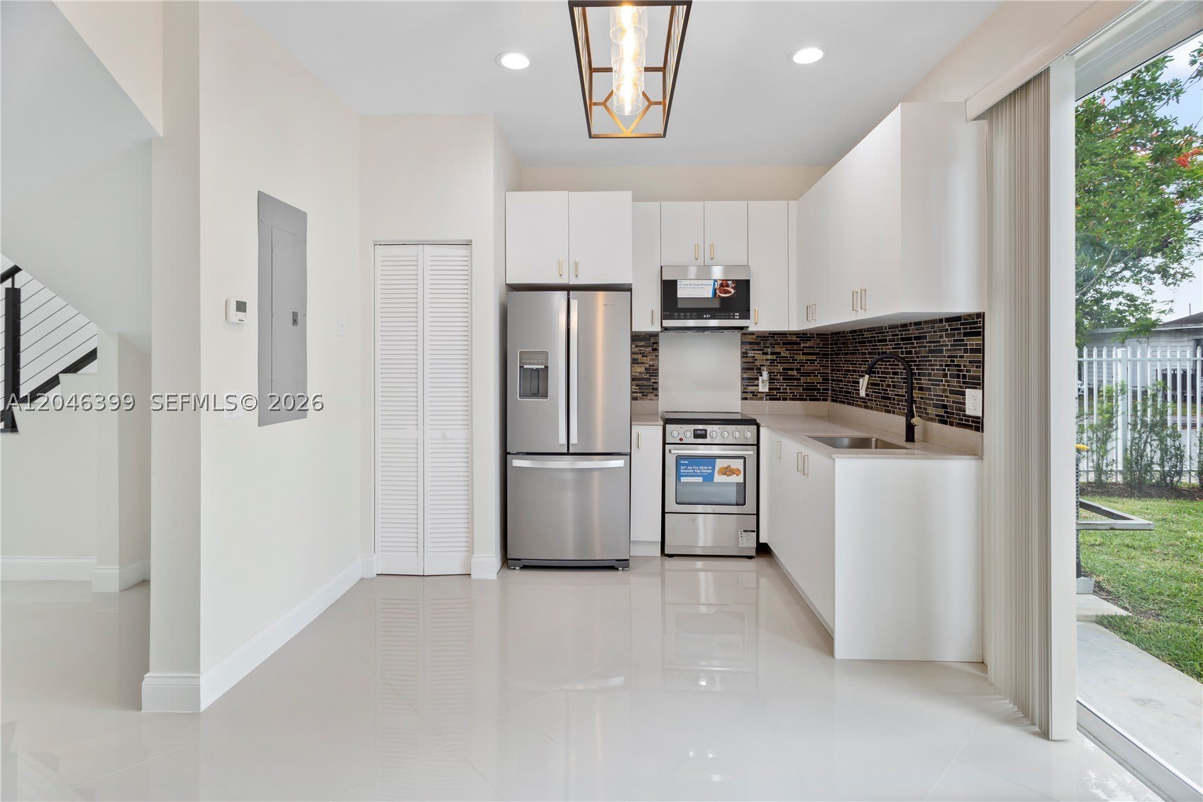 1252 NW 39th St – photo 4