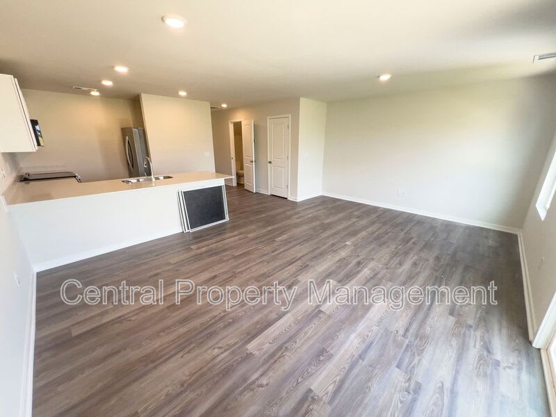 6014 Tavener Drive – photo 4