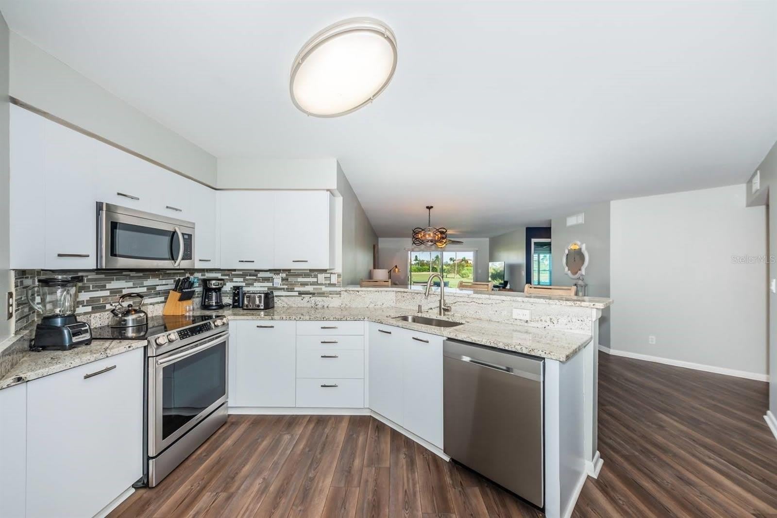 6151 BAHIA DEL MAR Boulevard – photo 4