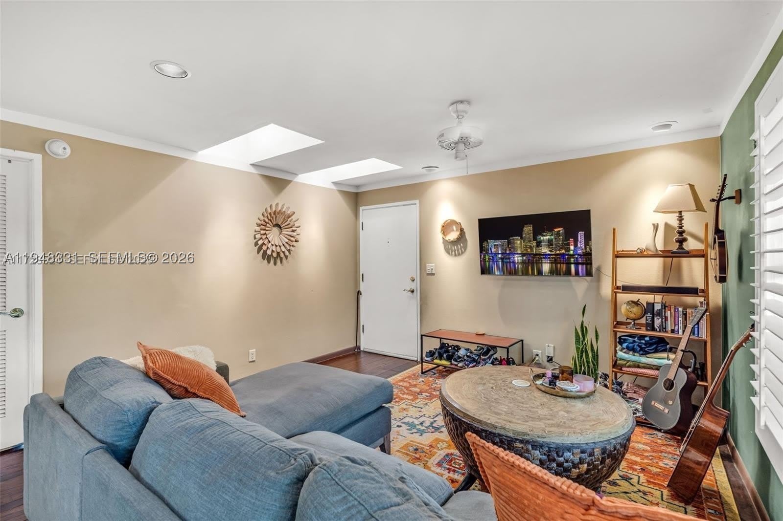 320 SE 10th Ave – photo 3