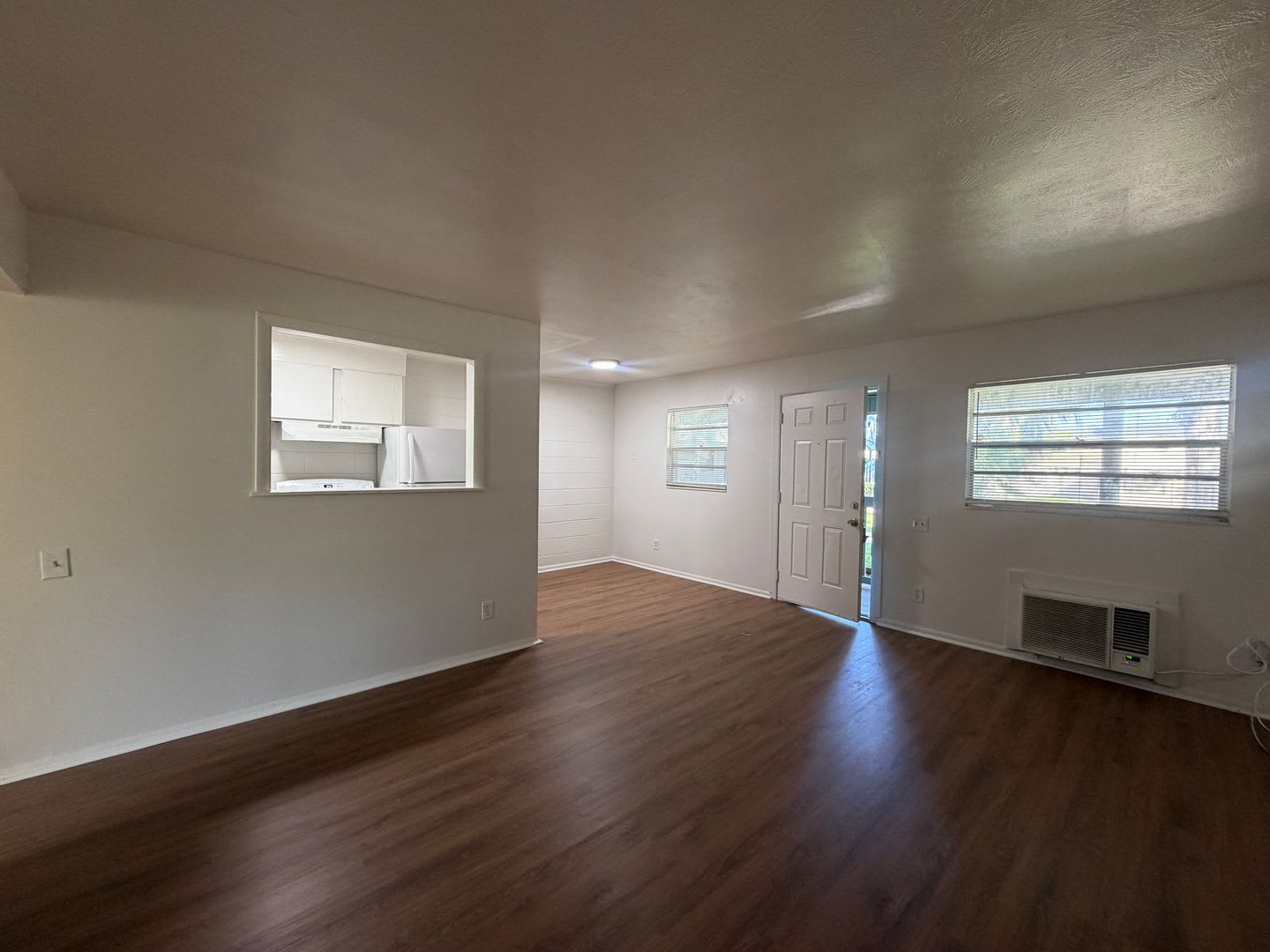 *ACCEPTING VOUCHERS* 1 Bedroom Apartment in Arlington – photo 2