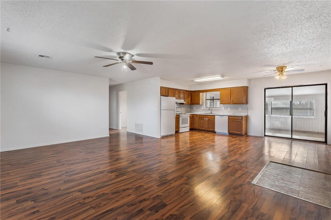 153 Halleck Lane – photo 2