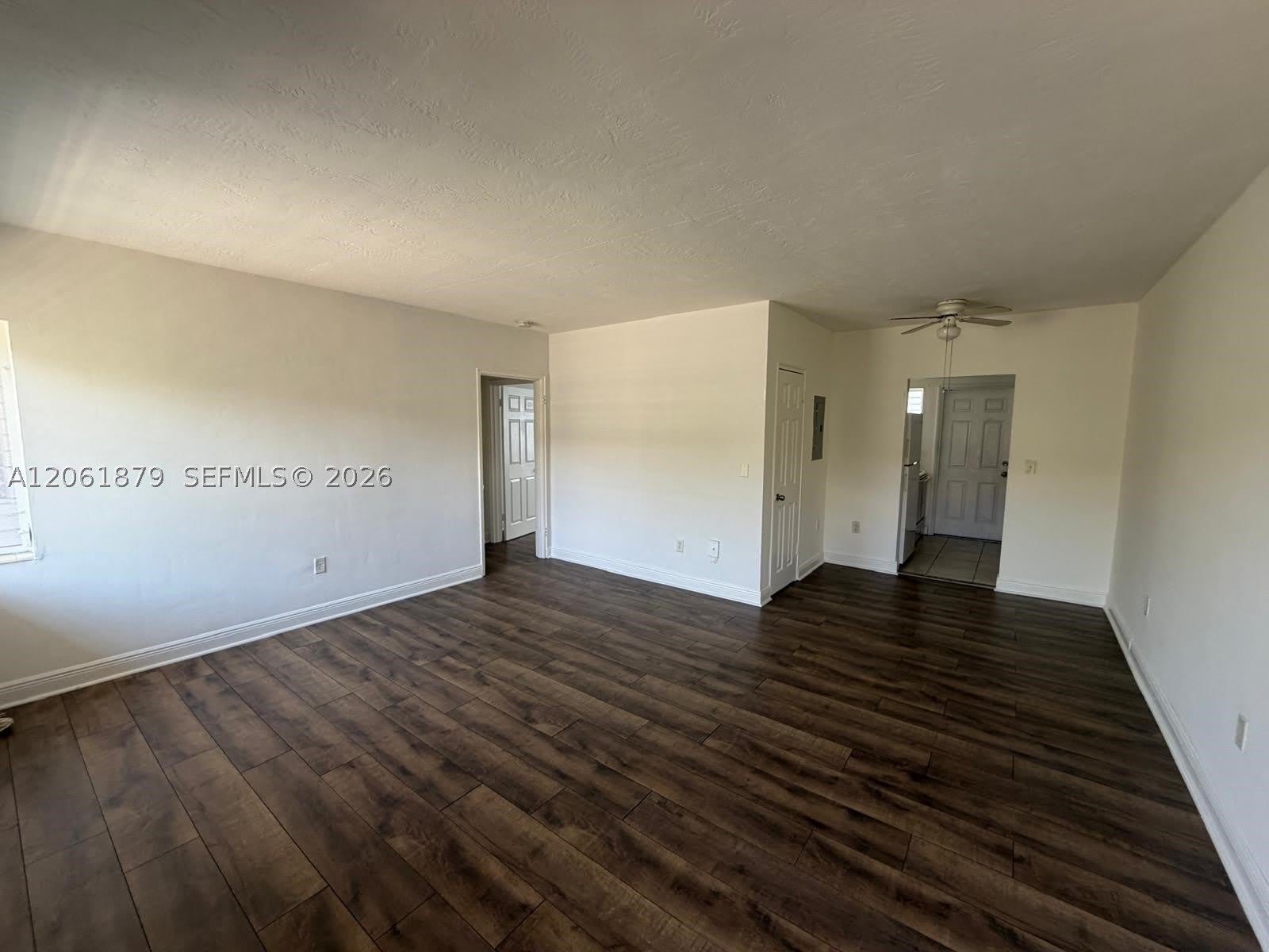 8321 Crespi Blvd – photo 2