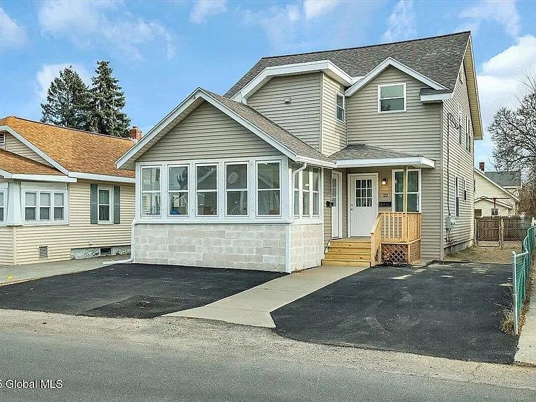 22 Maplewood Avenue 2 – photo 1