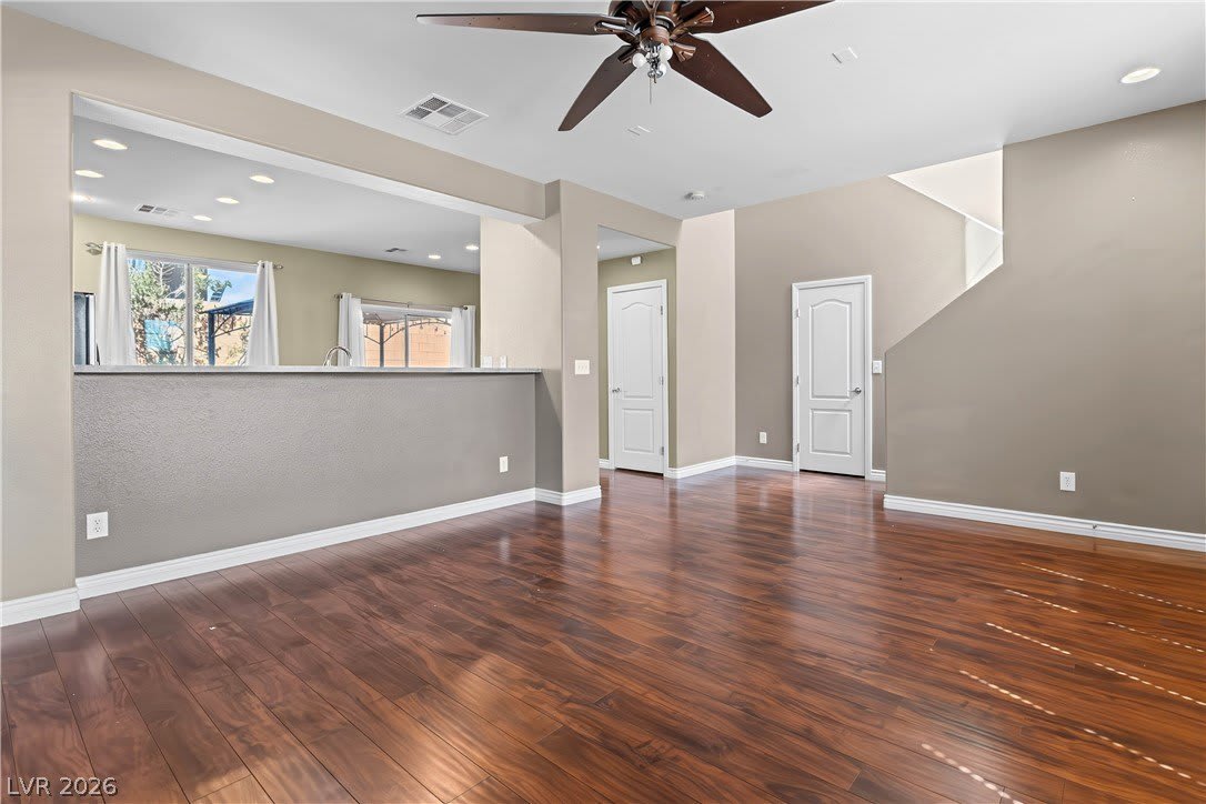 8396 Waylon Avenue – photo 4