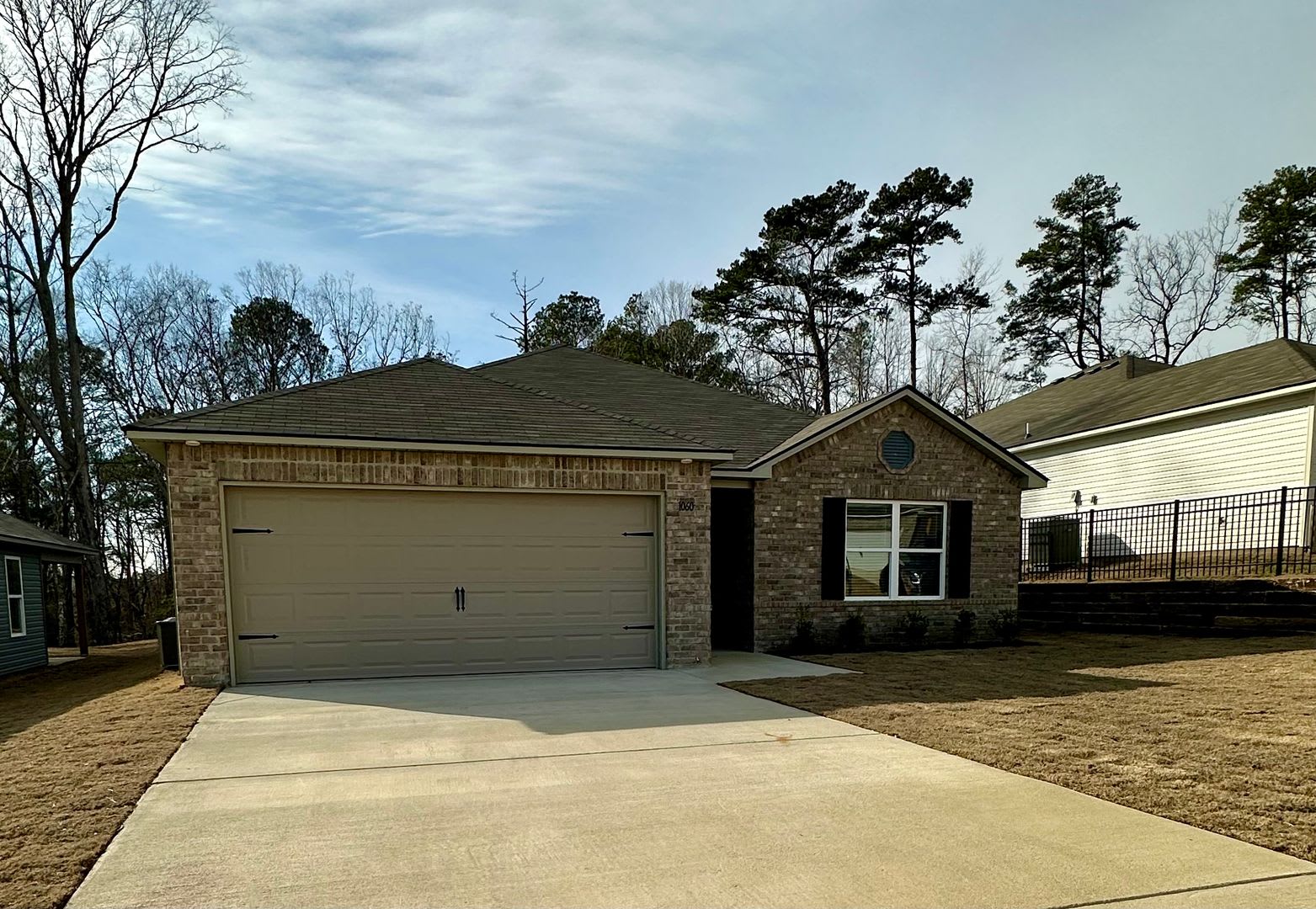 Pre Leasing Now Stylish 3 Bedroom 2 Bathroom Home Designed For Comfortable Living – photo 5