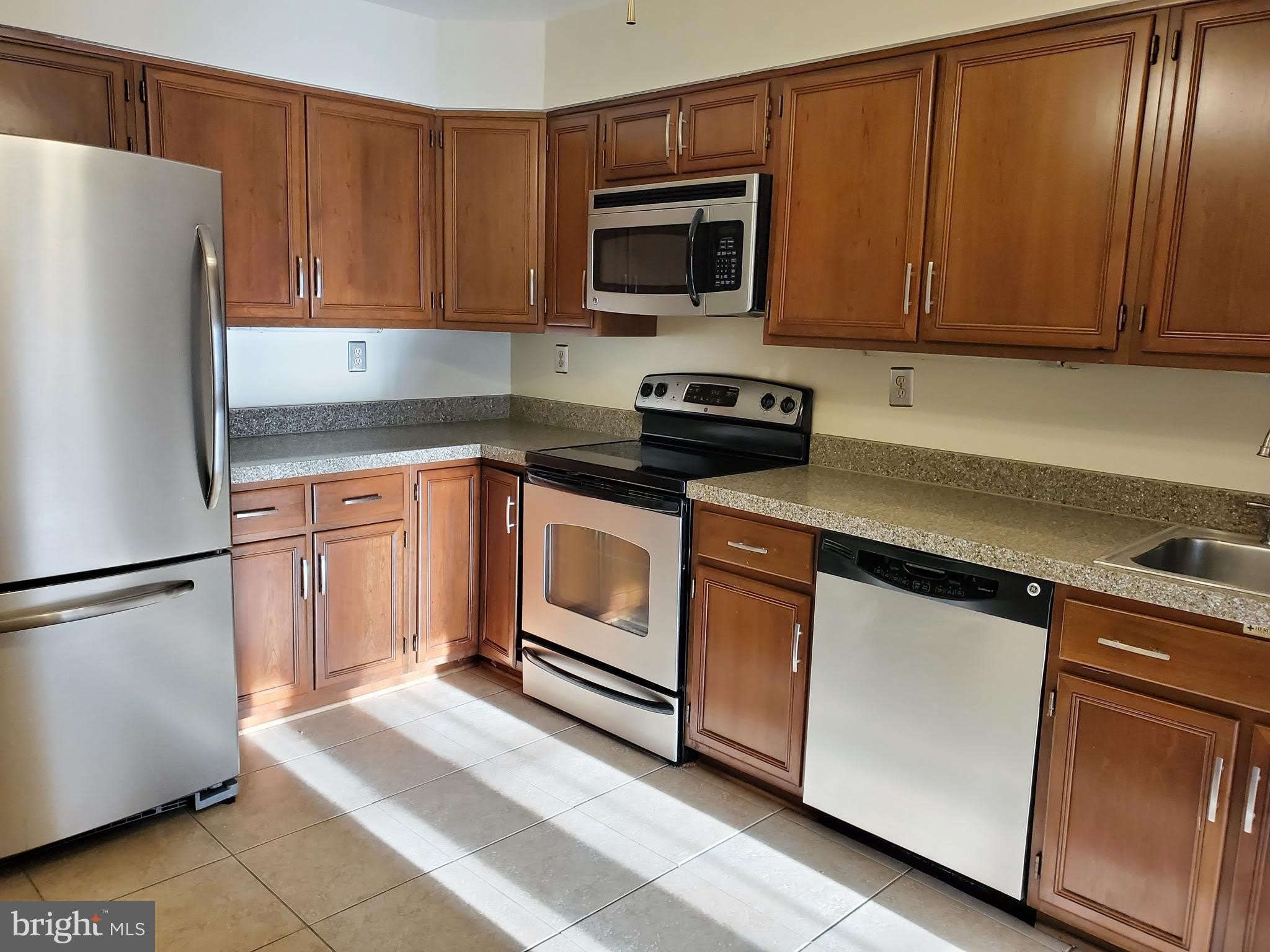 15322 MANOR VILLAGE Lane – photo 2