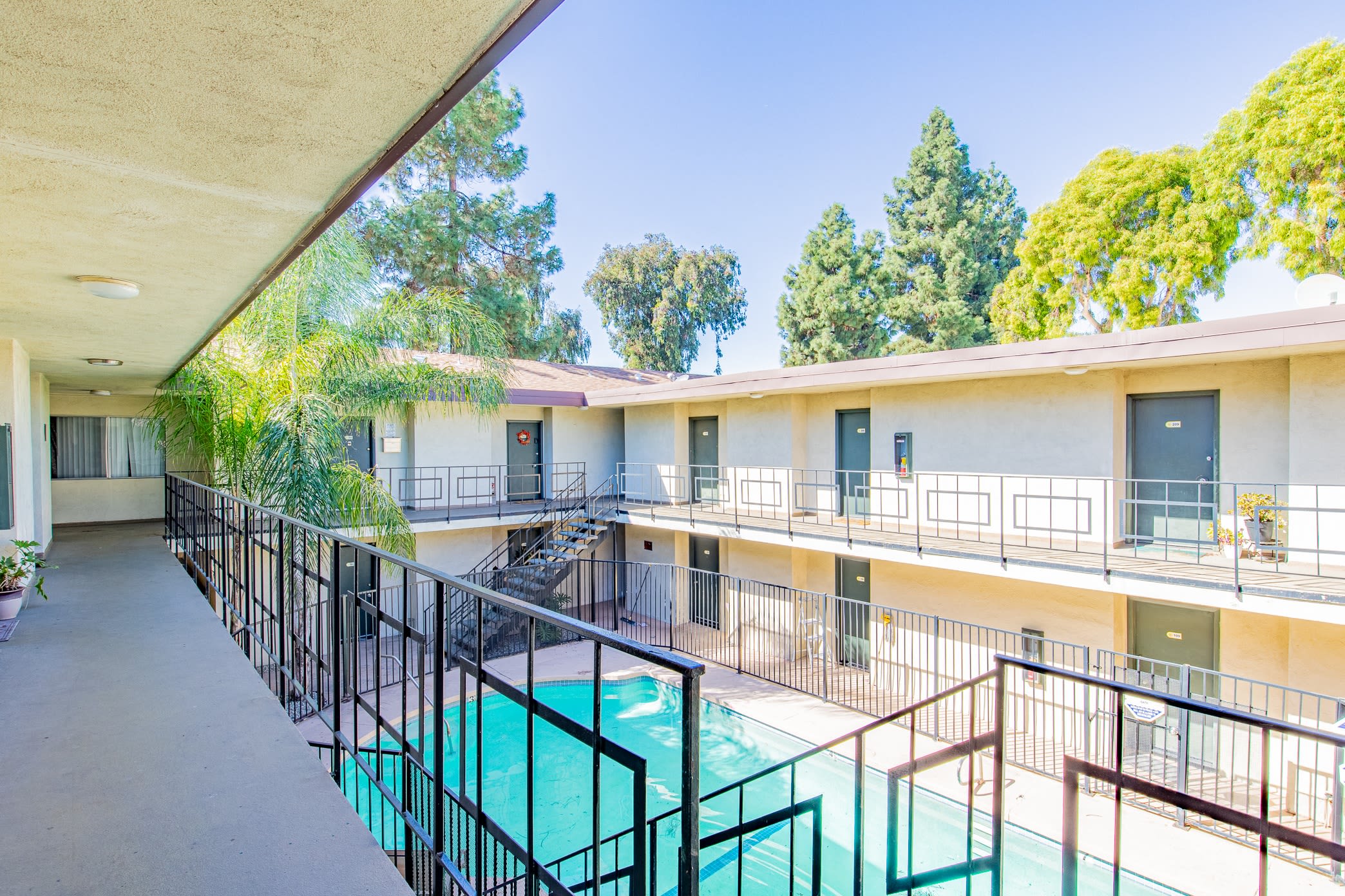 Tujunga Apartments – photo 3