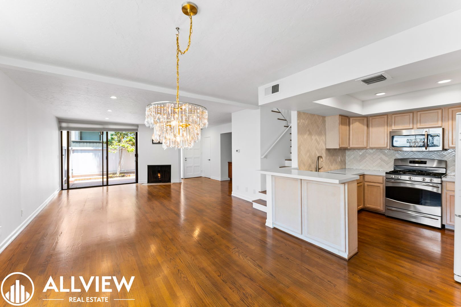 Coastal Townhouse in the Heart of Santa Monica! – photo 1